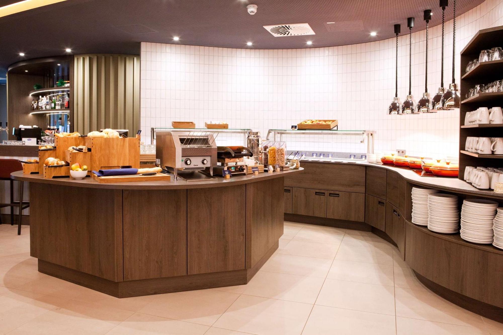 Hampton By Hilton Regensburg Hotel Eksteriør billede
